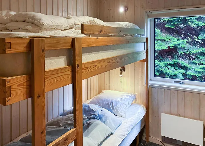 Semesterbostad Awesome In Vaeggerlose With Sauna