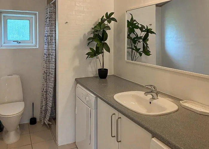 Awesome In Vaeggerlose With Sauna * Bøtø By